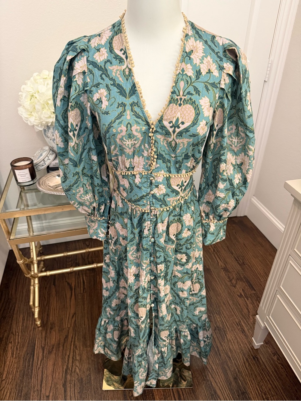 Trish Scully Midi Dress
Ai4